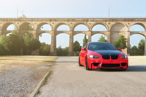 BMW M3 E92, color rojo, coupé de 2 puertas