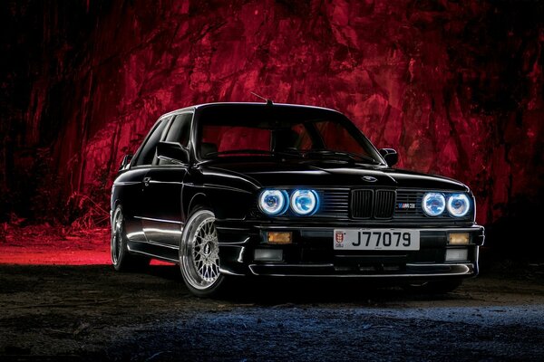 BMW negro brilla faros