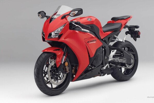 Motocicleta Honda Fireblade sportbaykmototransporte