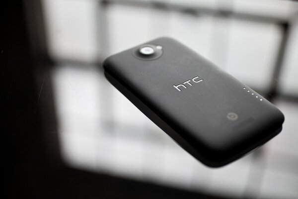 Htc one x negro sobre vidrio