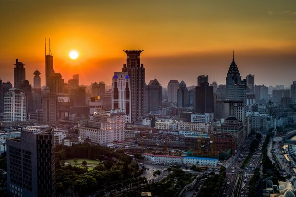 Hermosa puesta de sol de la noche de Shanghai