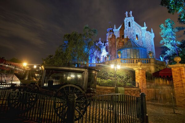 Vista nocturna de Disneyland