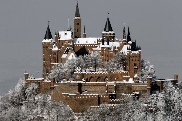 Alemania. Castillo de Hohenzollern en invierno