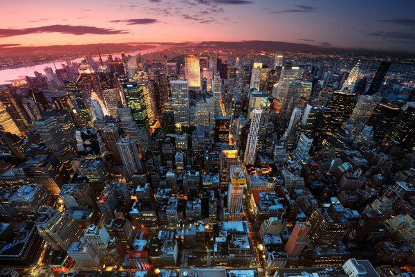 Manhattan nocturno a vista de pájaro