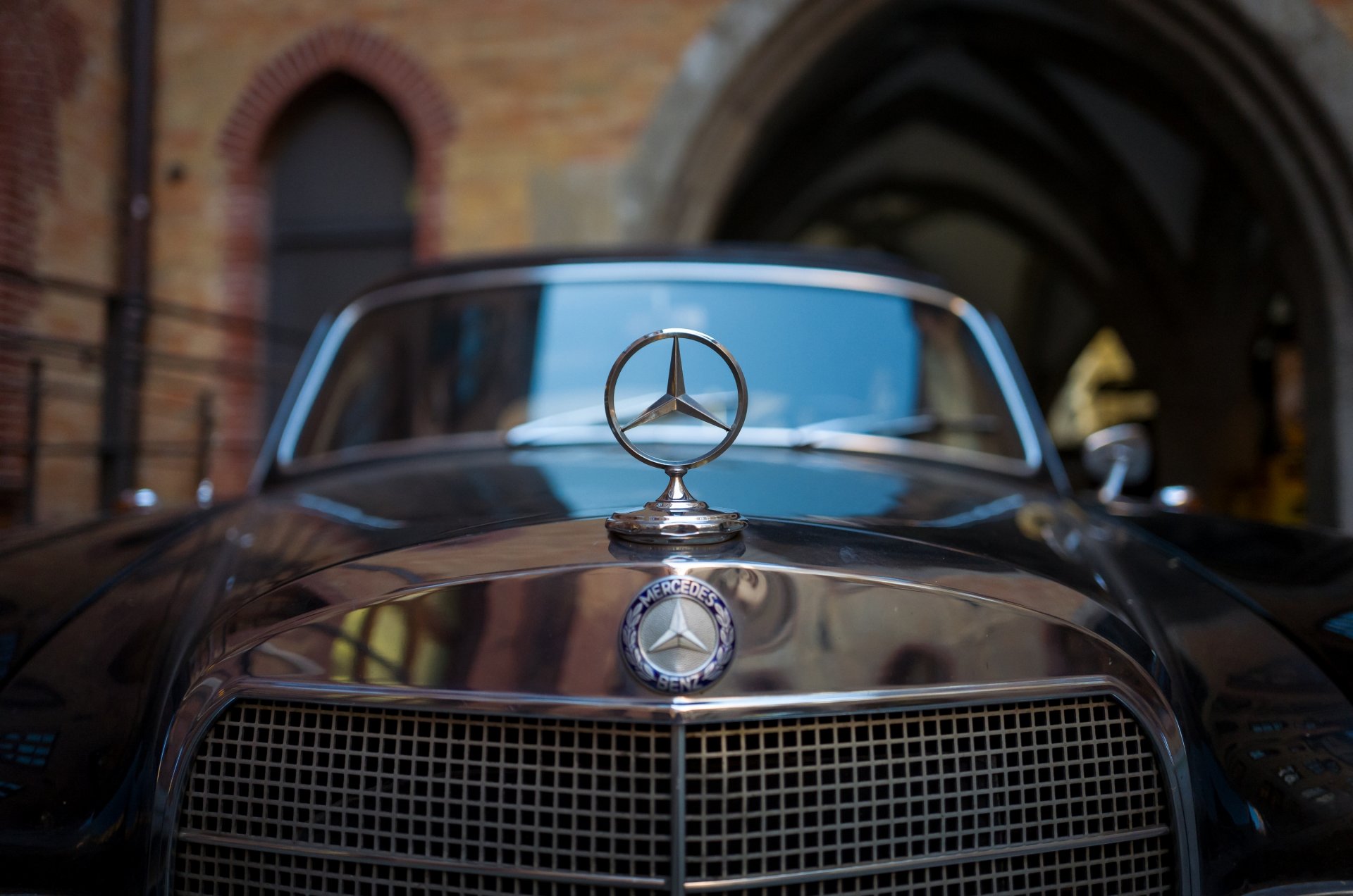 mercedes-benz capó insignia