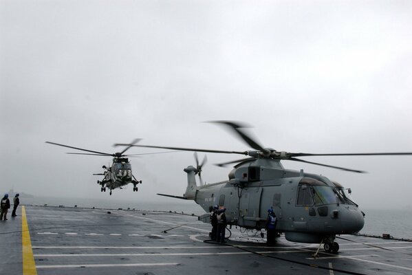 Helipuerto militar con giradiscos