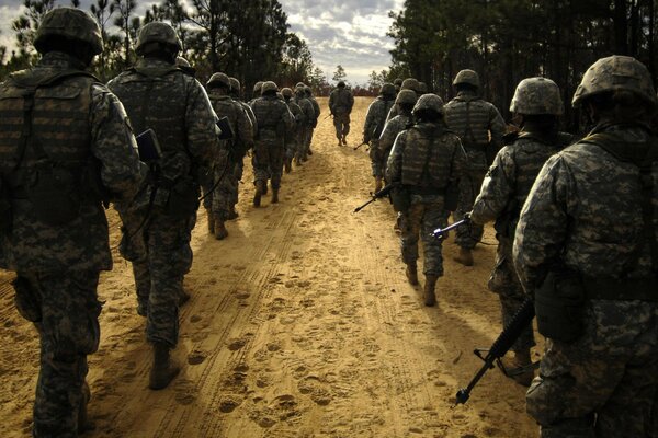 Los militares van a la misión