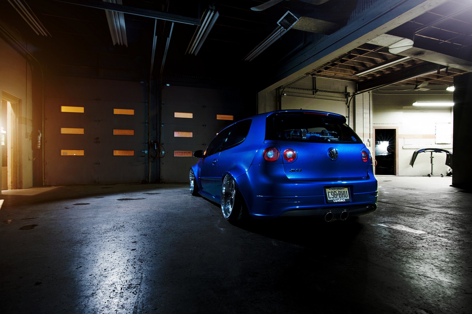 volkswagen golf gti azul tuning llantas trasero