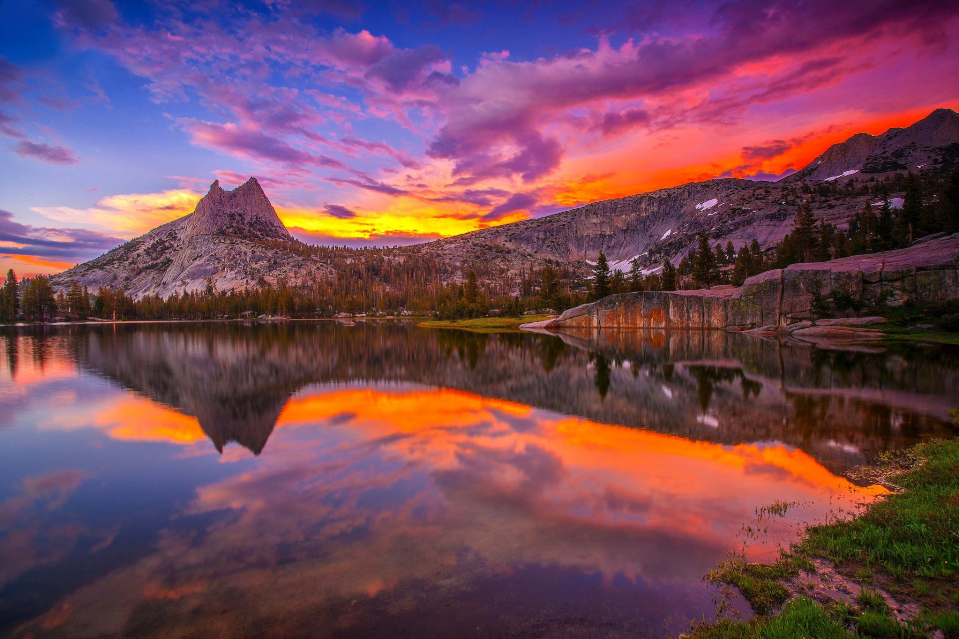 estados unidos california yosemite parque nacional montañas lago puesta de sol reflexión