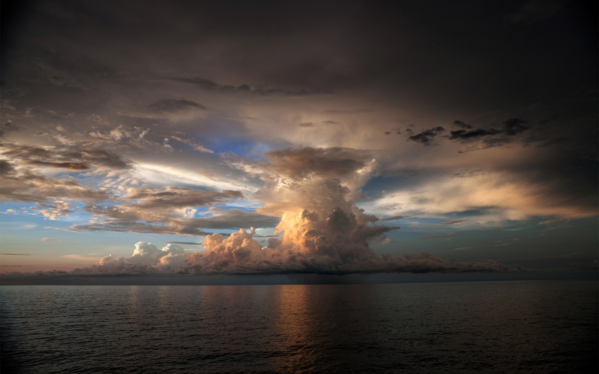 mar cielo nube nube ondas tormenta sombrío