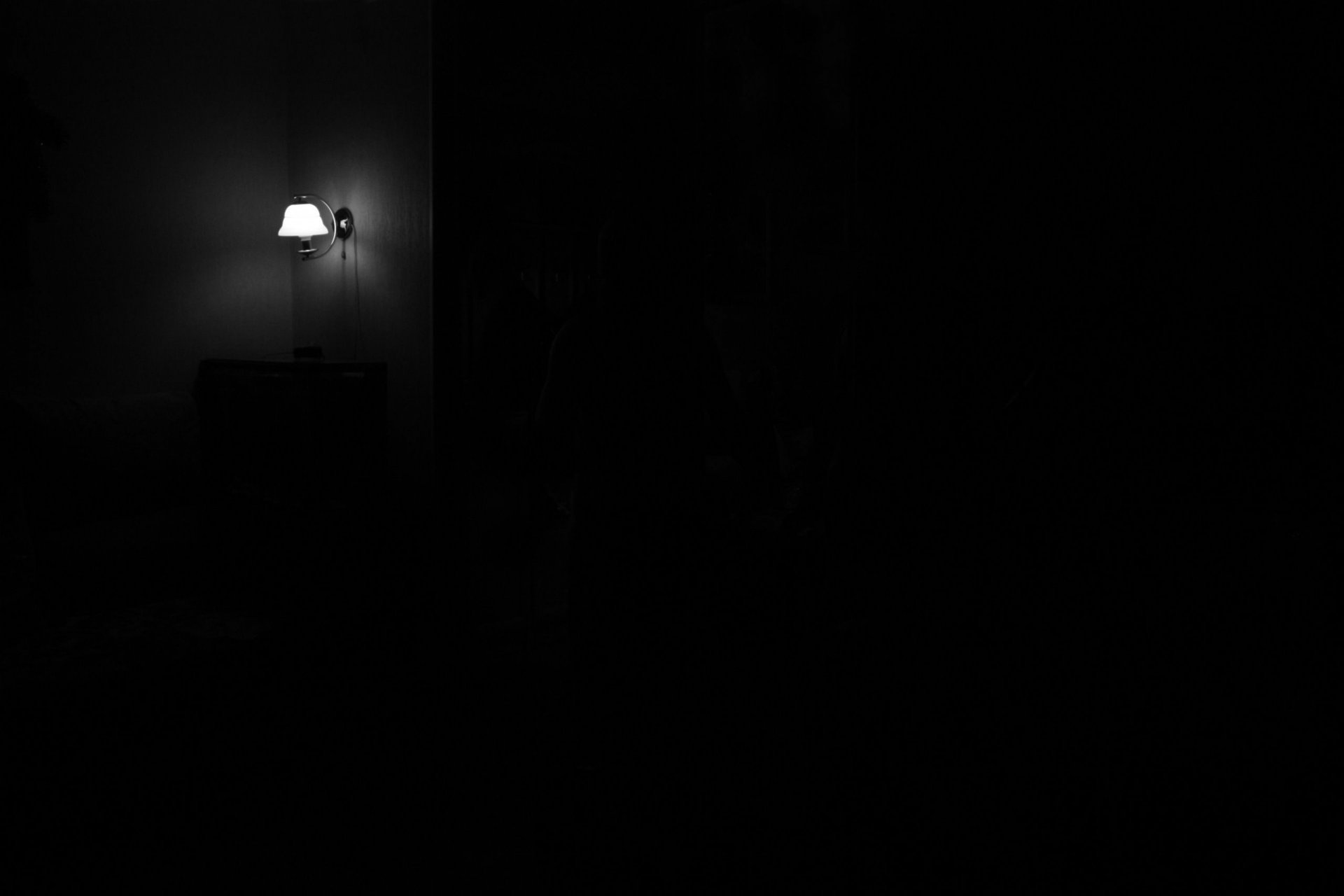 luz linterna oscuridad habitación