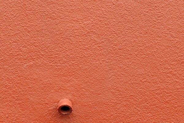 Se levanta la pared y sobresale el tubo