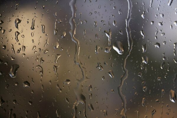 Vidrio con gotas de lluvia