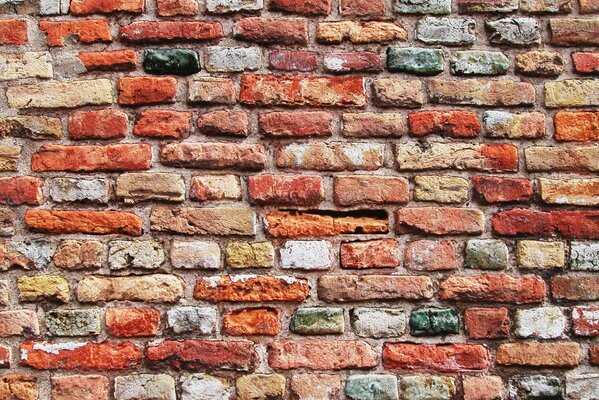 Pared de ladrillo de diferentes colores