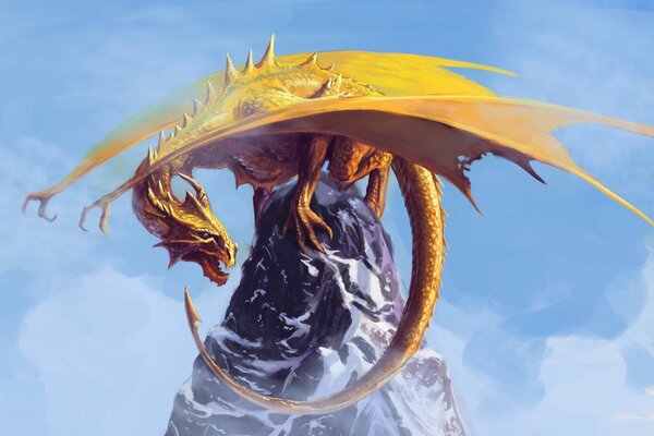 Dragón escamoso amarillo con boca abierta y alas extendidas en la cima de la montaña