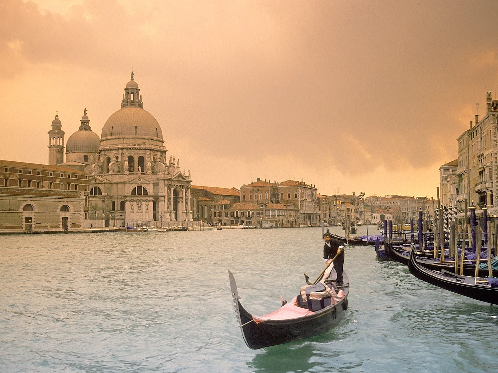 italia venecia canal