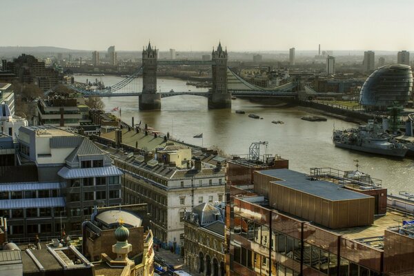 Impresionante puente en Londres