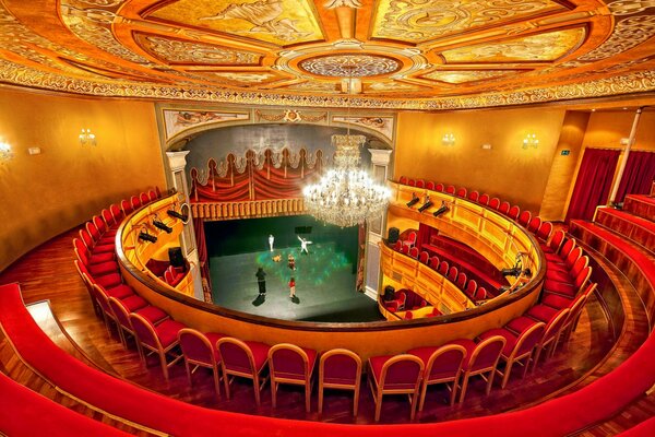 Vista desde el balcón del escenario del teatro