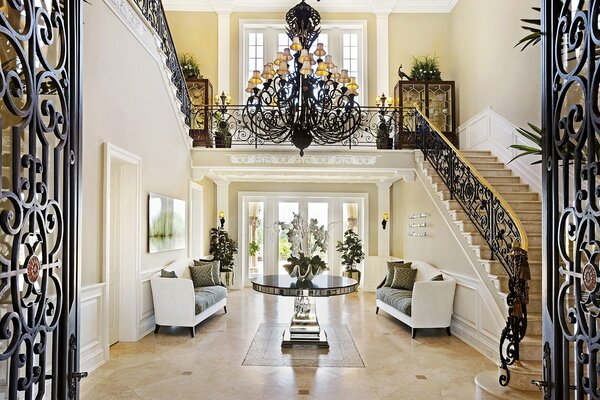 Elegante vista de la escalera