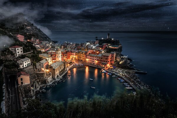 Bahía en Italia, vista de la costa