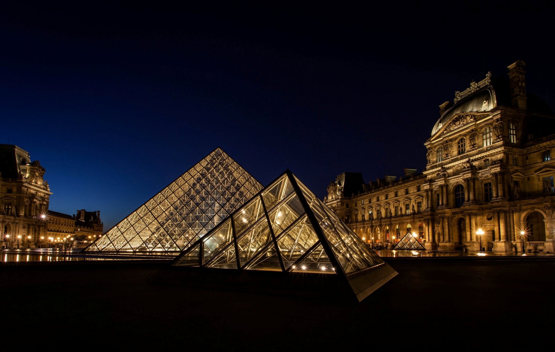 louvre francia parís museo pirámide luz iluminación ciudad noche