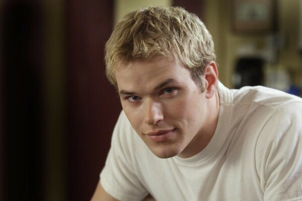 Actor entre las rubias Kellan Lutz