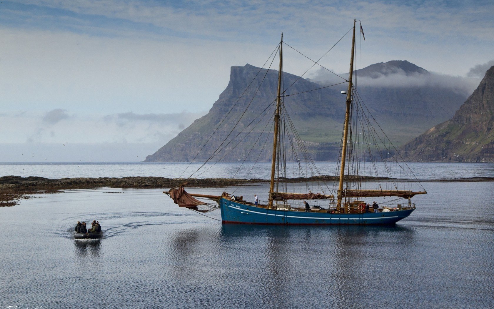 islas feroe islas faroe dinamarca dinamarca yate montañas