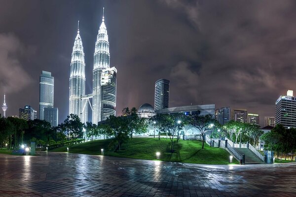 La capital nocturna de Malasia, Kuala Lumpur