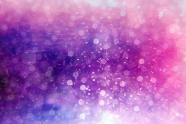 Luces púrpuras multicolores en el aire, resplandor de la luz