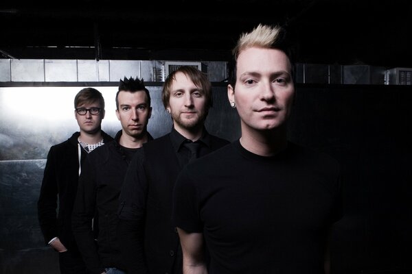 Thousand foot krutch aparece en la portada de su disco