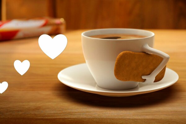 Taza de café negro aromático fresco con galletas