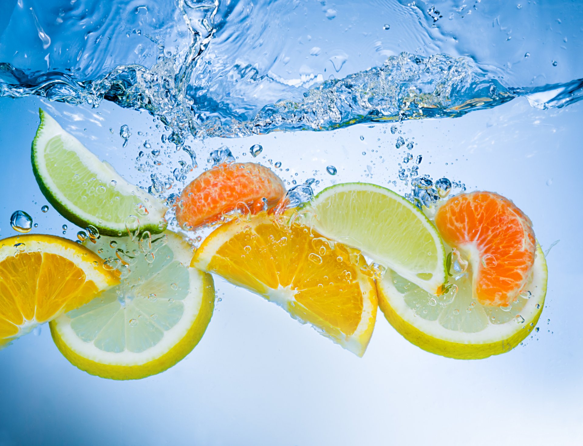 agua cítricos gajos
