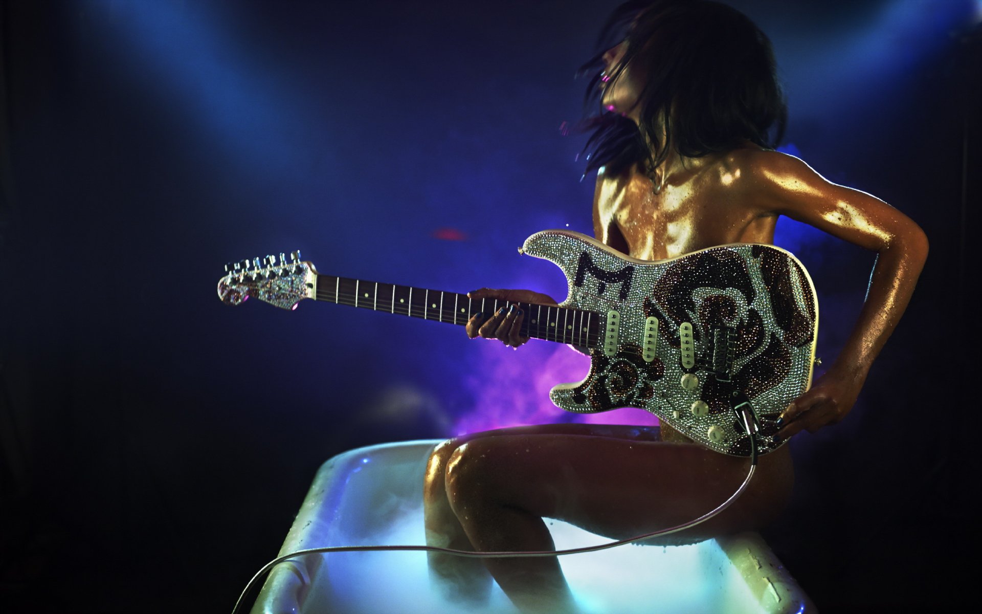 artista frambuesa moye guitarra baño