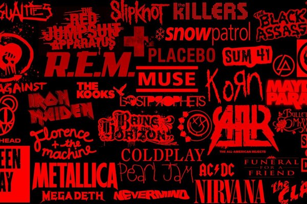 Letras rojas en la pared negra