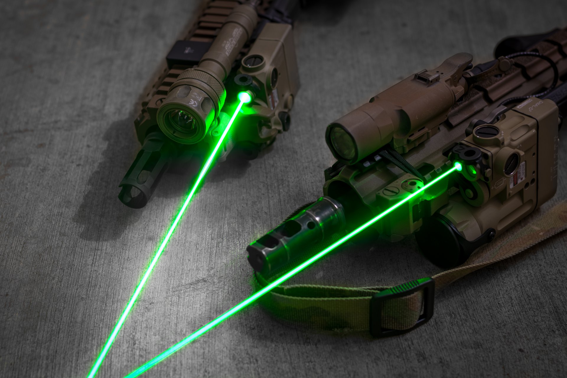 rifles de asalto armas linternas mira telescópica