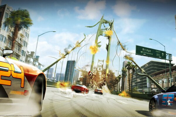 Carreras de coches locos en la ciudad