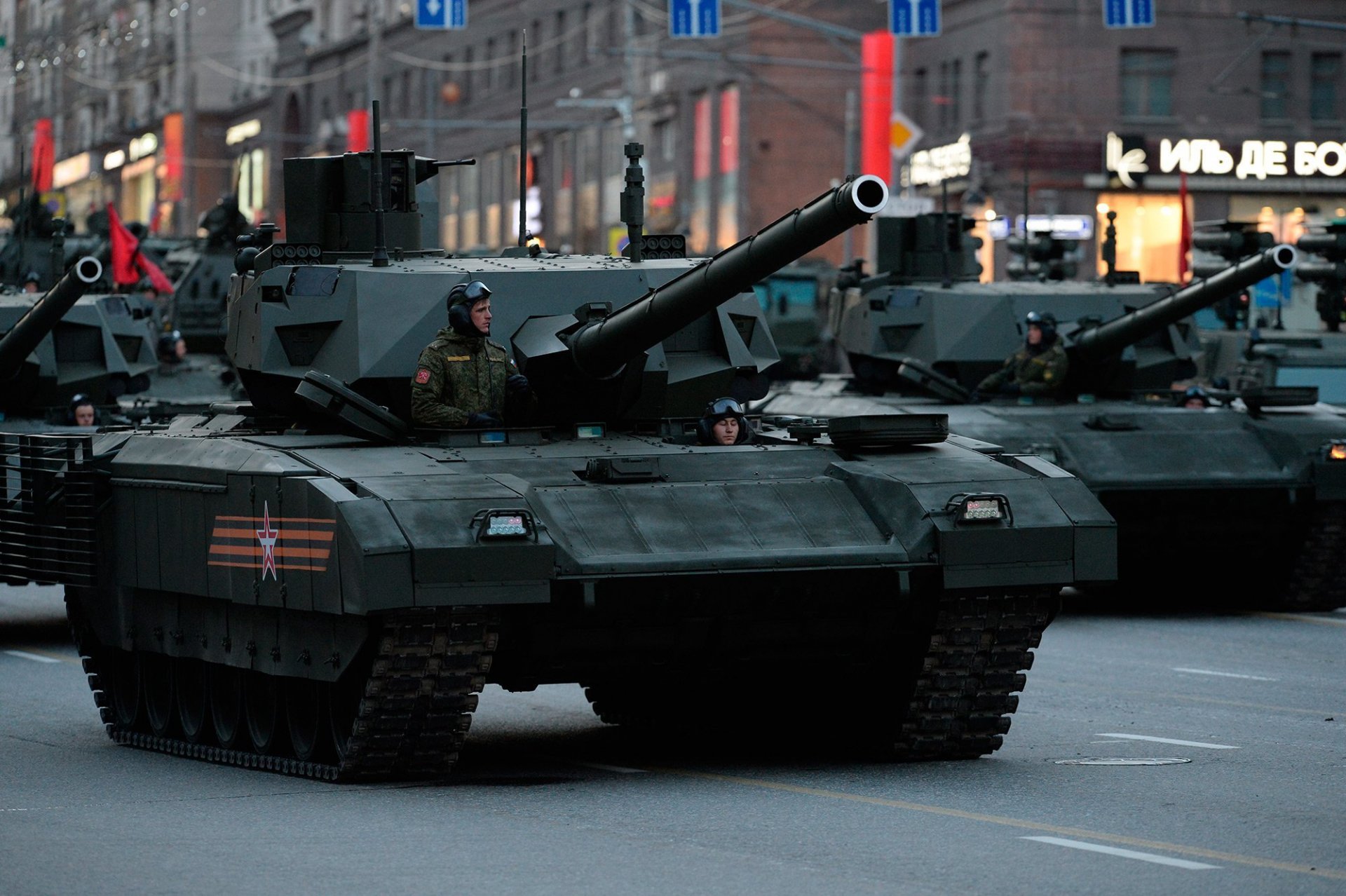tanque armata t-14 moscú ensayo desfile