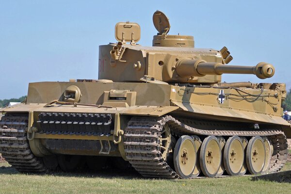 Tanque sobreviviente de la segunda guerra mundial en Alemania
