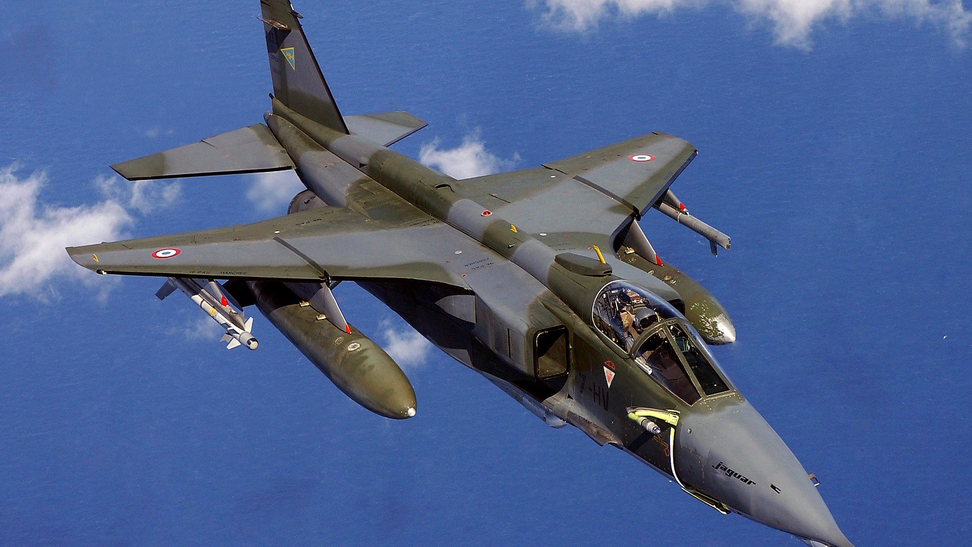 epecat jaguar caza bombardero avión cielo nubes