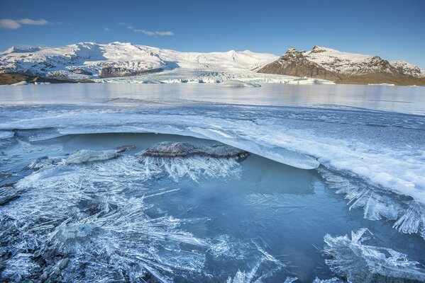 Islandia montañas invierno hielo