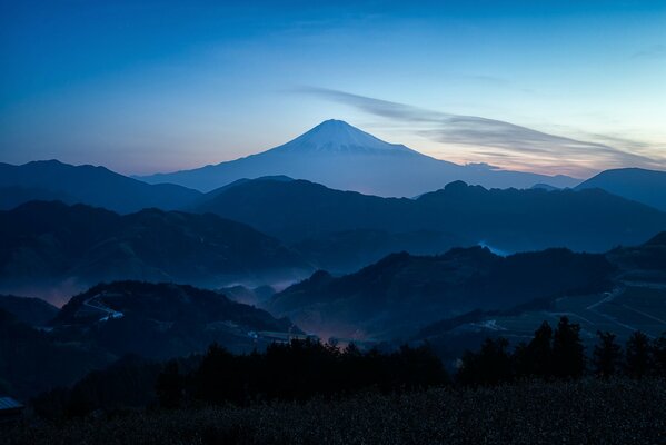 Monte Fuji japonés en primavera
